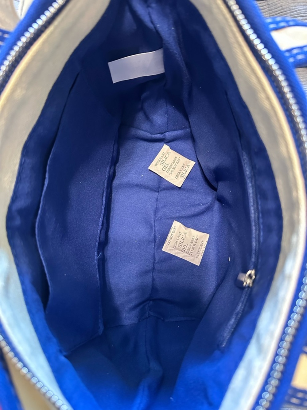Aeropostale White, Royal Blue & Red Mini Tote with Pom Charm - Picture 9 of 10